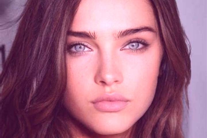 Victoria, 28, a brunette amber-eyed indian companion based in Benz. Offering CIM, Striptease. Available for incall and outcall, day and evening dates.