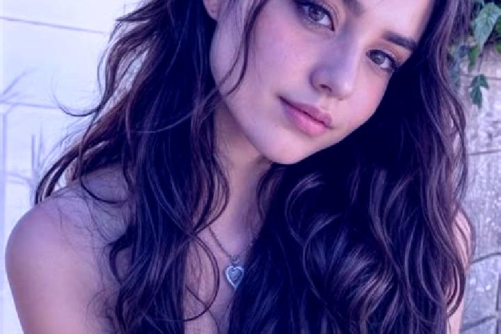 Victoria, 28, a brunette hazel-eyed european companion based in Castrogeriz. Offering Dinner Date, Prostate Massage, Girlfriend Experience. Available for inc...