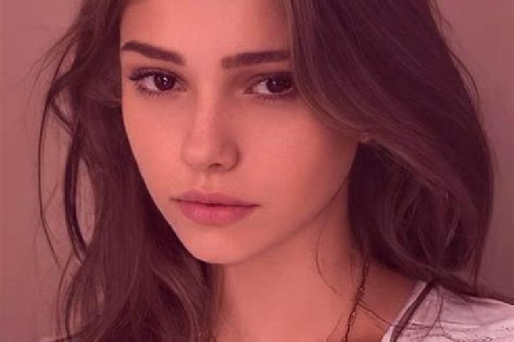 Victoria, 28, a chestnut dark-eyed slavic companion based in Roe Volciano. Offering Deep French Kissing, Couples, Prostate Massage. Available for incall and ...