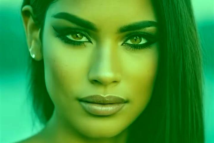 Victoria, 28, a red green-eyed latina companion based in El Colongo. Offering Couples, Party Girl, Erotic Massage, Striptease, BDSM. Available for incall and...