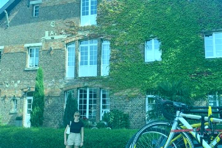 Victoria, 28 — Escort in Dury, France