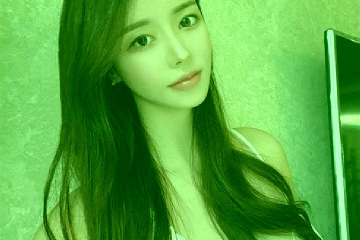 Victoria, 28 — Escort in Qiangtou, China