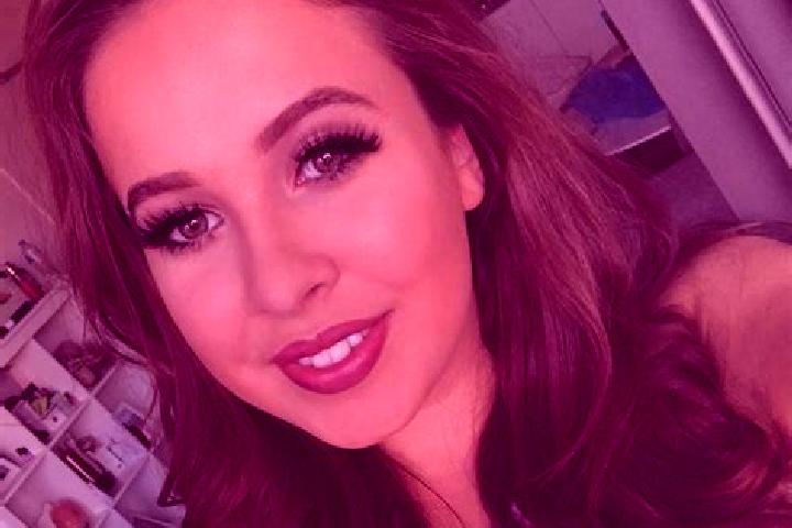 Victoria, 29, a auburn amber-eyed ebony companion based in Holzheim. Offering BDSM, OWO, Striptease, Erotic Massage. Available for incall and outcall, day an...