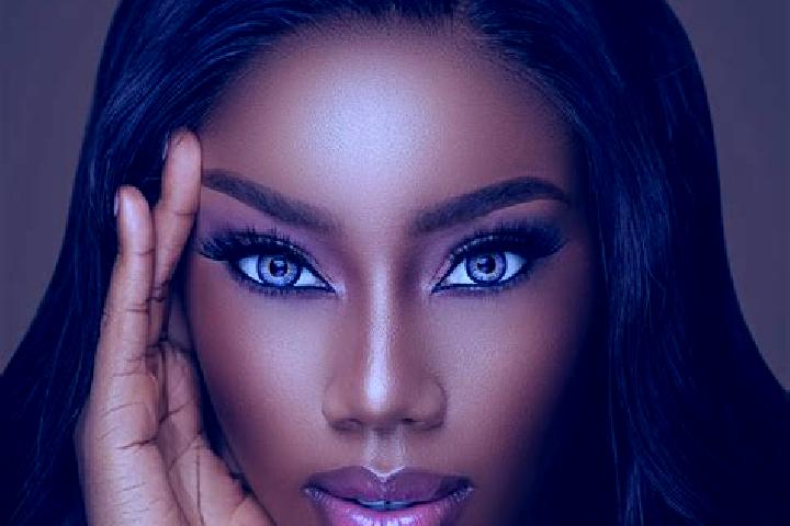 Victoria, 29, a red blue-eyed ebony companion based in Abel Figueiredo. Offering Duos, 69, Massage. Available for incall and outcall, day and evening dates.