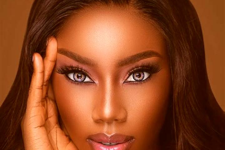 Victoria, 29, a red blue-eyed ebony companion based in Guiddam. Offering Domination, Striptease, Dinner Date, Massage. Available for incall and outcall, day ...