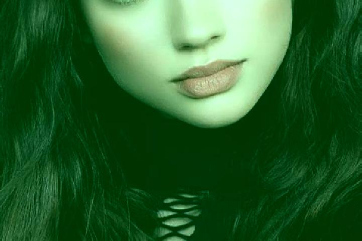 Victoria, 29, a red dark-eyed european companion based in Qingkenpao. Offering GFE, Tantra, Fetish. Available for incall and outcall, day and evening dates.