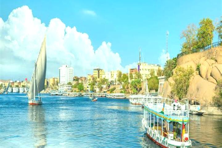 Victoria, 29 — Escort in Al Hamul, Egypt