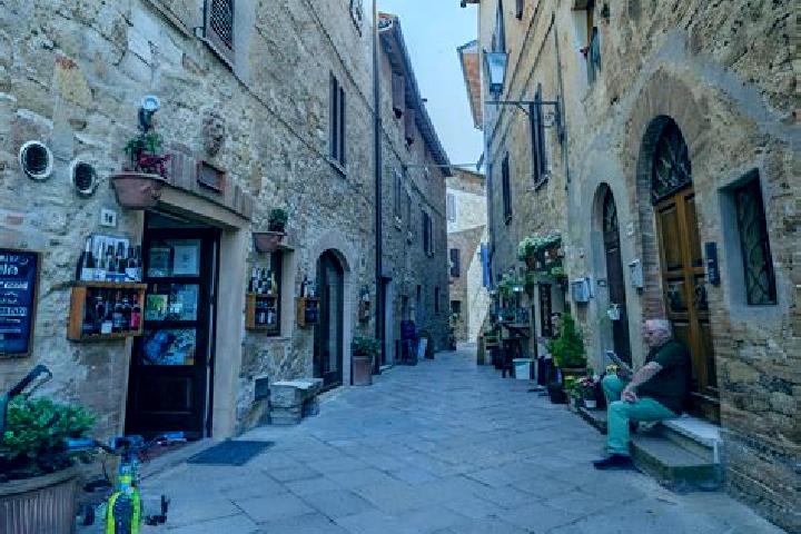 Victoria, 30 — Escort in Castelforte, Italy