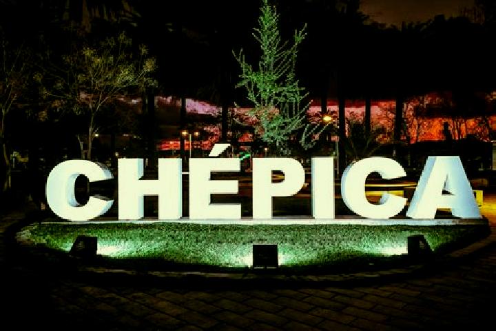 Victoria, 30 — Escort in Chepica, Chile