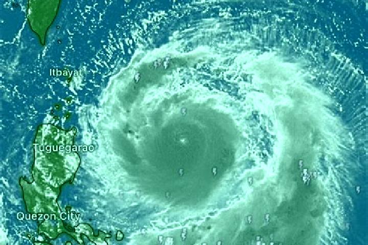Victoria, 30 — Escort in Haiyan, China