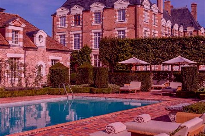 Victoria, 30 — Escort in Montlivault, France