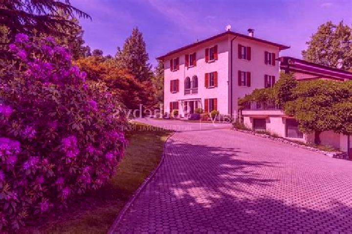 Victoria, 30 — Escort in Valmorea, Italy