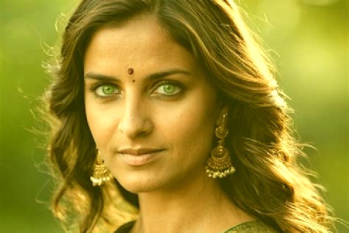 Victoria, 31, a brunette green-eyed indian companion based in Polyplatanos. Offering BDSM, Overnight. Available for incall and outcall, day and evening dates.