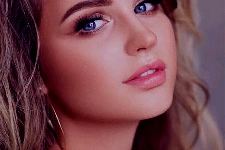 Victoria, 31, a dark blonde blue-eyed mediterranean companion based in Caerphilly. Offering Overnight, OWO, Deep French Kissing, Erotic Massage. Available fo...