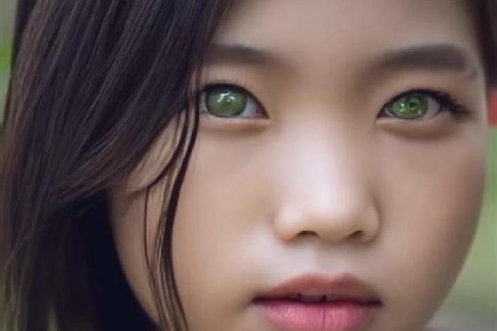 Victoria, 31, a red green-eyed asian companion based in Pinzberg. Offering Massage, BDSM, Tantra, Striptease. Available for incall and outcall, day and eveni...