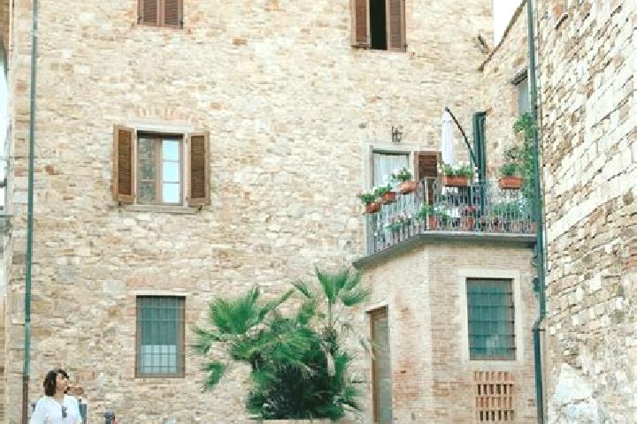 Victoria, 31 — Escort in Monteverdi Marittimo, Italy