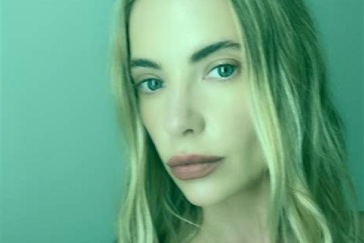 Victoria, 31 — Escort in Newnham, Australia
