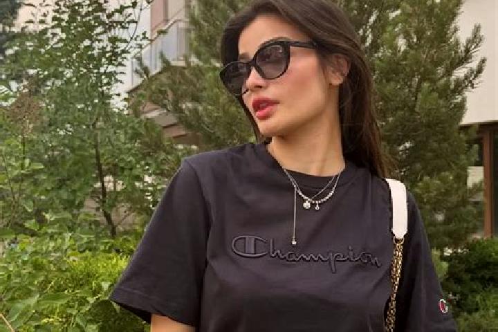 Victoria, 32 — Escort in Gaziemir, Turkey
