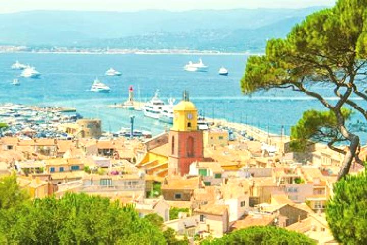 Victoria, 32 — Escort in Saint-Tropez, France