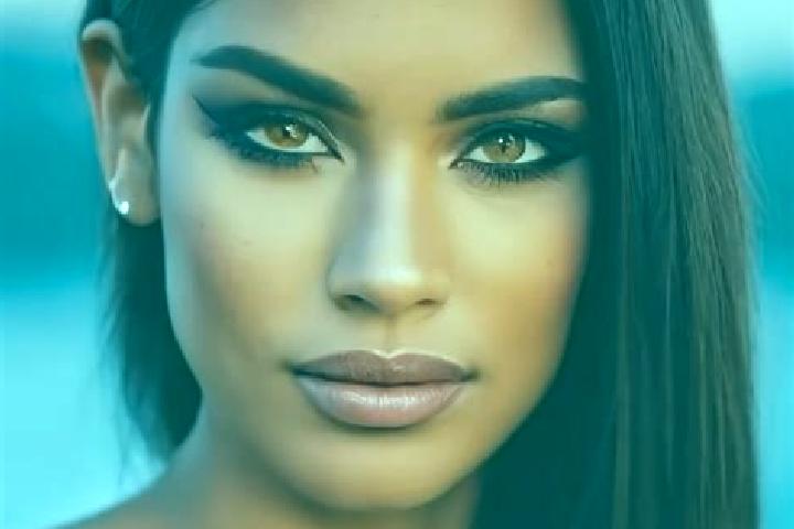 Victoria, 33, a black hazel-eyed latina companion based in Wurrumiyanga. Offering Party Girl, Travel Companion, Deep French Kissing. Available for incall and...