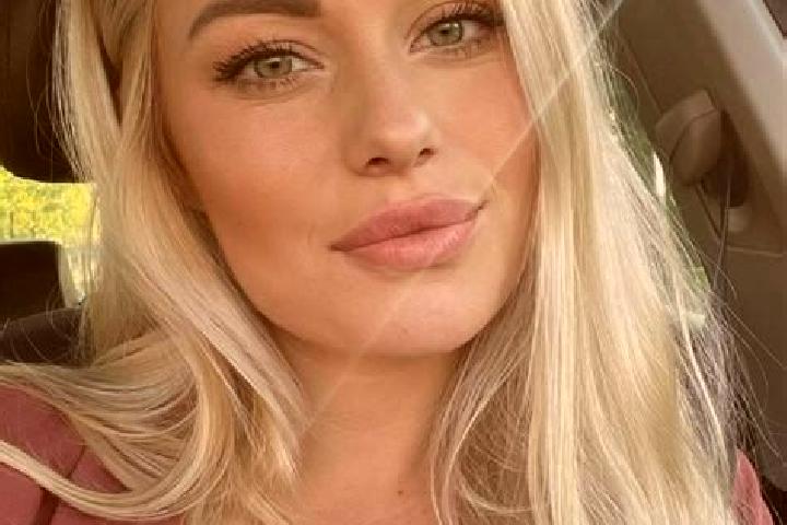 Victoria, 33, a blonde hazel-eyed caribbean companion based in Ambrozfalva. Offering Fetish, Travel Companion, Erotic Massage, Roleplay, Massage. Available f...
