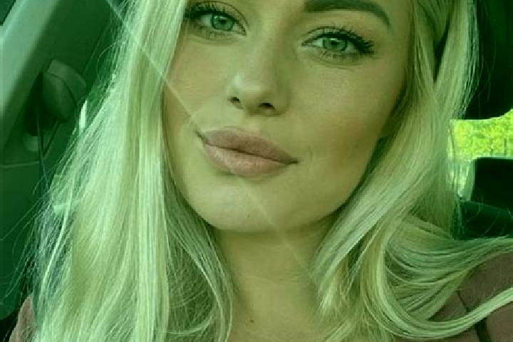 Victoria, 33, a blonde hazel-eyed slavic companion based in Roncadelle. Offering Domination, Dinner Date. Available for incall and outcall, overnight booking...