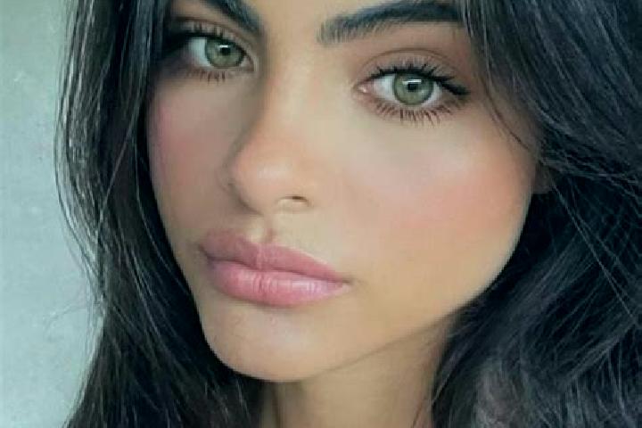 Victoria, 33, a brunette grey-eyed indian companion based in Al Qutayfah. Offering CIM, Erotic Massage, Duos. Available for incall and outcall, day and eveni...