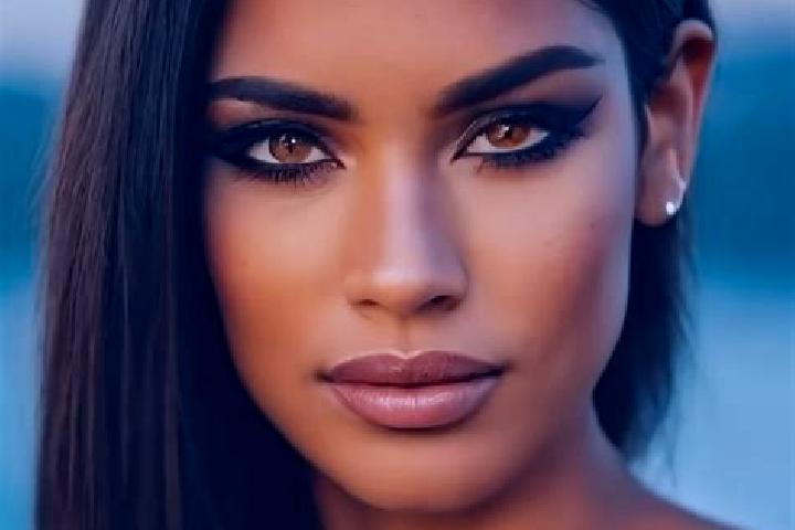 Victoria, 33, a dark blonde amber-eyed latina companion based in Coppenbruegge. Offering GFE, Prostate Massage, Girlfriend Experience. Available for incall a...