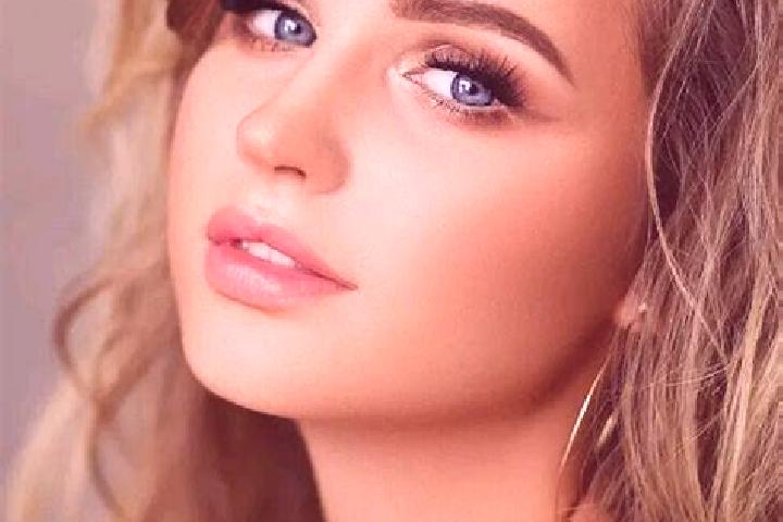 Victoria, 33, a dark blonde blue-eyed indian companion based in Cassano Valcuvia. Offering CIM, Girlfriend Experience, A-Level, Couples. Available for incall...