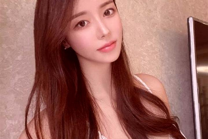 Victoria, 33 — Escort in Erniusuokou, China