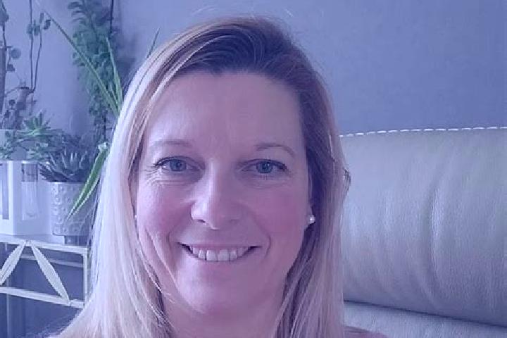 Victoria, 33 — Escort in Fournes-en-Weppes, France