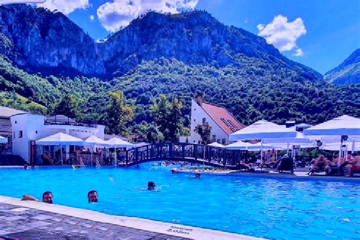 Victoria, 33 — Escort in Valea Moldovei, Romania