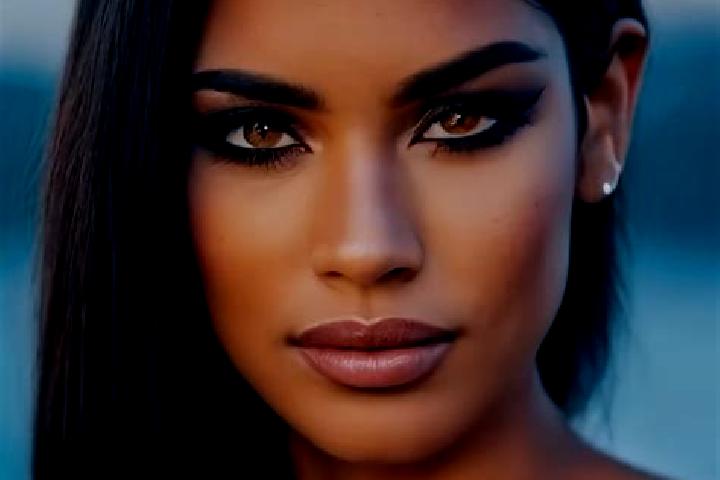 Victoria, 35, a auburn brown-eyed latina companion based in Berching. Offering Massage, Erotic Massage, Duos. Available for incall and outcall, overnight boo...