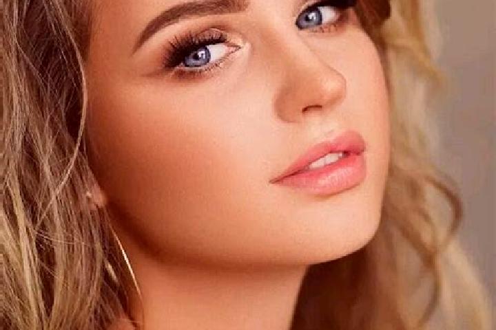 Victoria, 35, a dark blonde blue-eyed ebony companion based in Oconomowoc. Offering Girlfriend Experience, Travel Companion, A-Level, Massage, Overnight. Ava...