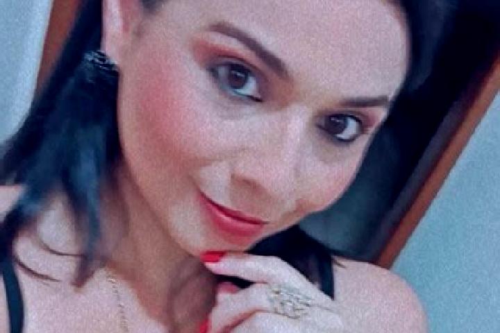 Victoria, 35 — Escort in Araguari, Brazil