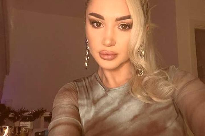 Victoria, 36, a blonde brown-eyed caucasian companion based in Simajia. Offering GFE, Travel Companion, Striptease, Erotic Massage. Available for incall and ...