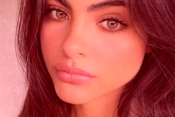 Victoria, 36, a brunette dark-eyed middle eastern companion based in Shimianzhuang. Offering Roleplay, OWO. Available for incall and outcall, day and evening...