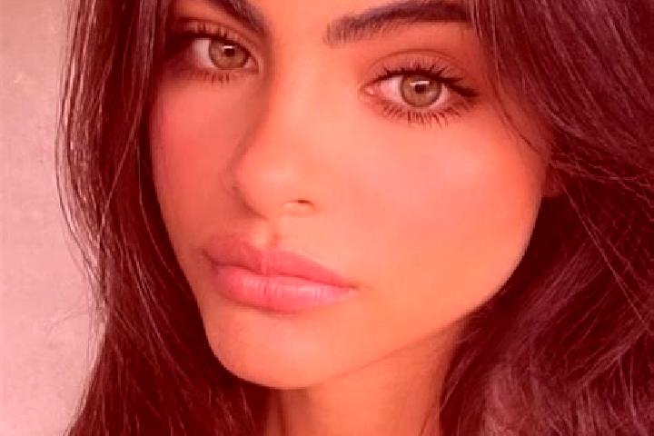 Victoria, 36, a brunette green-eyed latina companion based in Ay. Offering Girlfriend Experience, Erotic Massage, Domination, Duos. Available for incall and ...