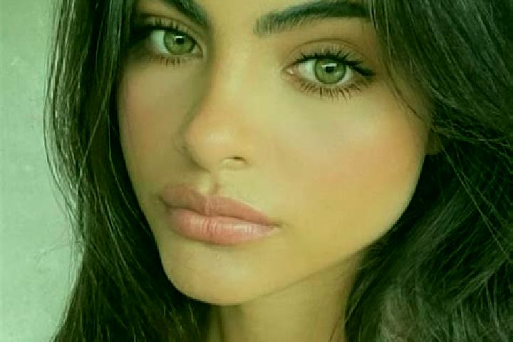 Victoria, 36, a brunette green-eyed mixed companion based in Oust. Offering Deep French Kissing, Domination, GFE, Travel Companion. Available for incall and ...