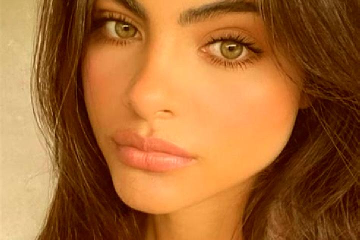Victoria, 36, a brunette green-eyed slavic companion based in Pandharpur. Offering A-Level, Fetish. Available for incall and outcall, day and evening dates.