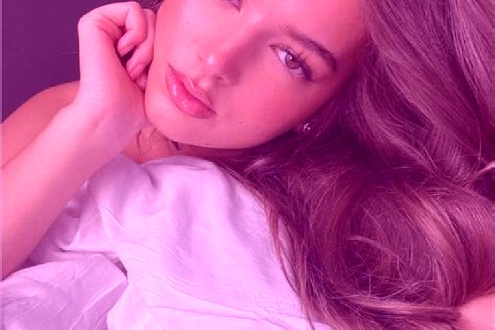 Victoria, 36, a brunette hazel-eyed latina companion based in Yuen Long Kau Hui. Offering Prostate Massage, Girlfriend Experience, Travel Companion, 69, BDSM...