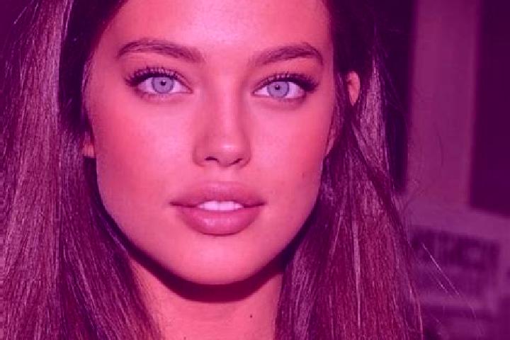 Victoria, 36, a chestnut green-eyed caucasian companion based in Kuesnacht / Dorf. Offering Striptease, Erotic Massage, Travel Companion. Available for incal...
