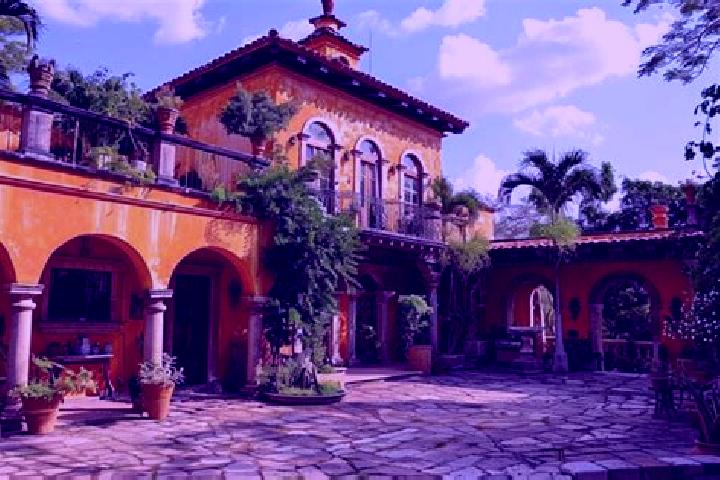 Victoria, 37, a auburn dark-eyed latina companion based in Hacienda de Cabanas. Offering GFE, A-Level, CIM, Deep French Kissing, Dinner Date. Available for i...