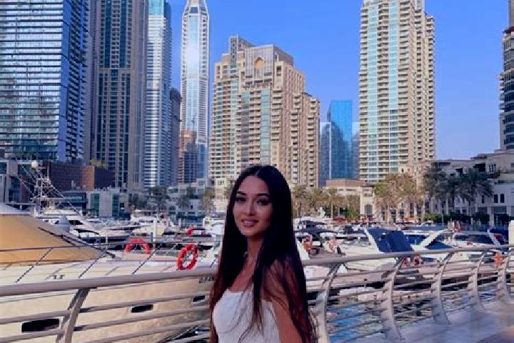 Victoria, 37 — Escort in Alamadi, India