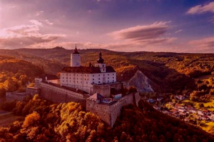 Victoria, 37 — Escort in Forchtenstein, Austria