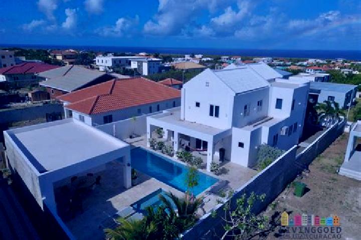 Victoria, 37 — Escort in Grote Berg, Curacao