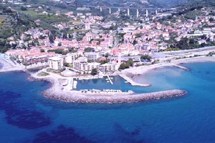 Victoria, 37 — Escort in Marina di San Lorenzo, Italy