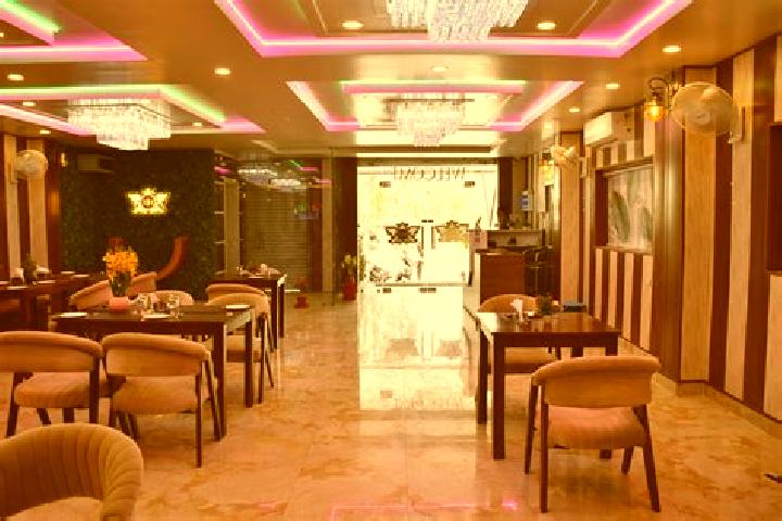 Victoria, 37 — Escort in Orai, India