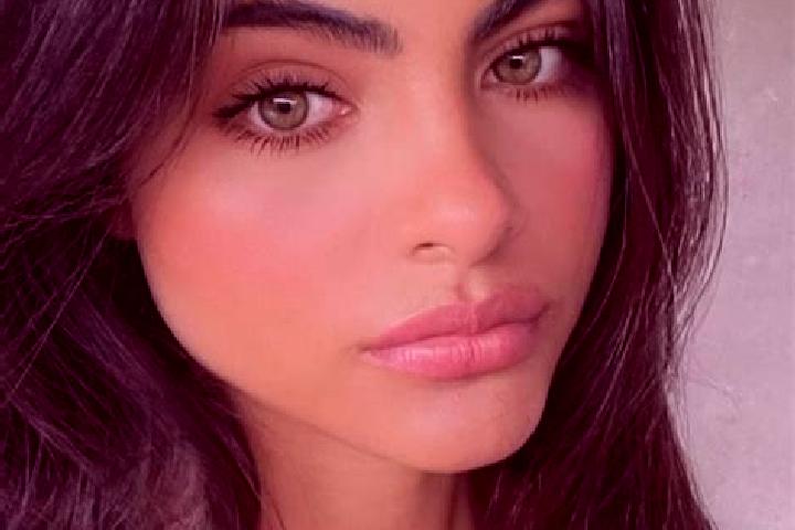 Victoria, 38, a auburn dark-eyed indian companion based in Mappilaiurani. Offering Prostate Massage, Erotic Massage, OWO, Girlfriend Experience. Available fo...