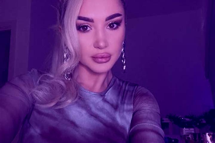 Victoria, 38, a blonde grey-eyed indian companion based in Biesdonk. Offering Dinner Date, Striptease, Couples, Travel Companion. Available for incall and ou...